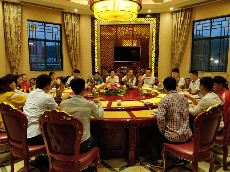 齊心協(xié)力，為公司的未來再創(chuàng)輝煌！